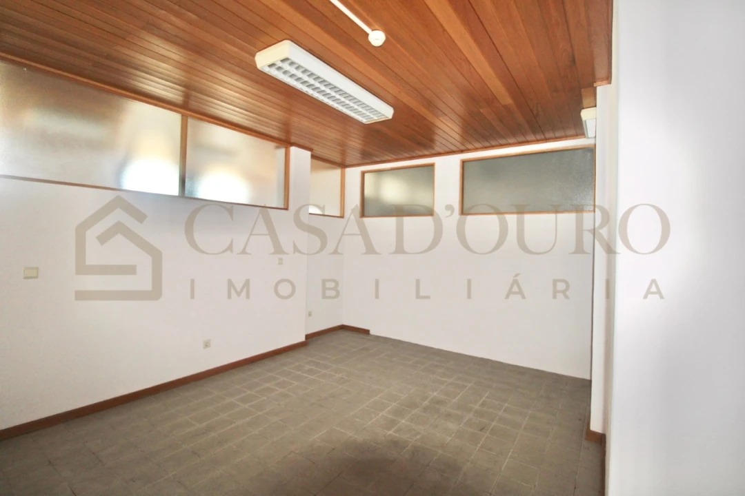 Armazém para Venda em São Felix da Marinha Foto 5