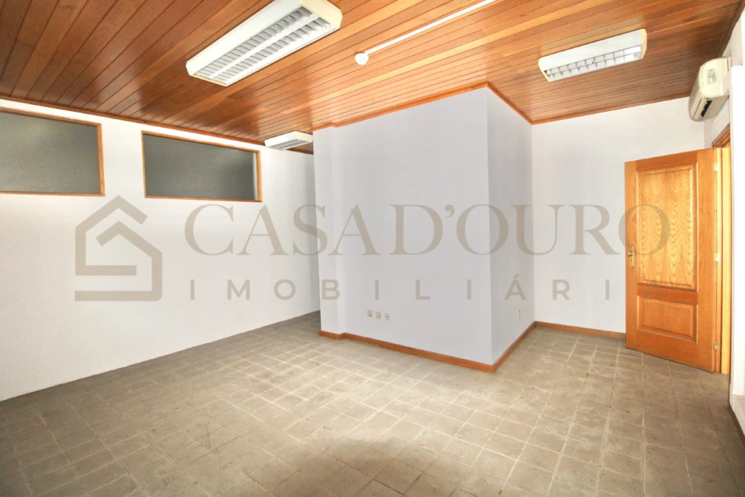 Armazém para Venda em São Felix da Marinha Foto 6