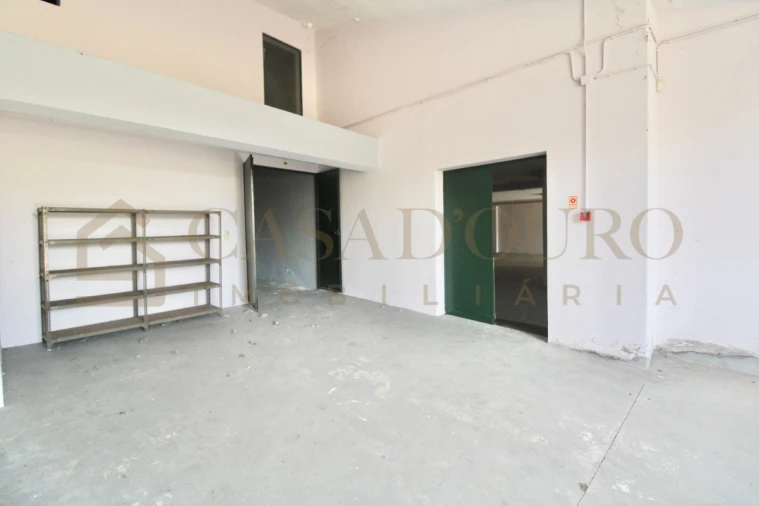 Armazém para Venda em São Felix da Marinha Foto 9