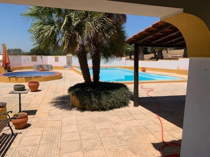 Moradia T5 para Venda em Cabeço de Vide Foto 7