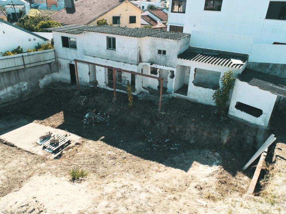 Moradia T2 para Venda em Venda do Pinheiro e Santo Estêvão das Galés Foto 2