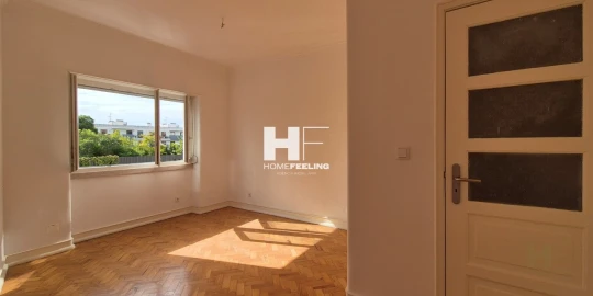 Apartamento T1 para Arrendamento em Alcantara