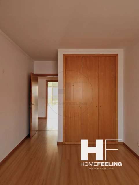 Apartamento T2 para Arrendamento em Lumiar