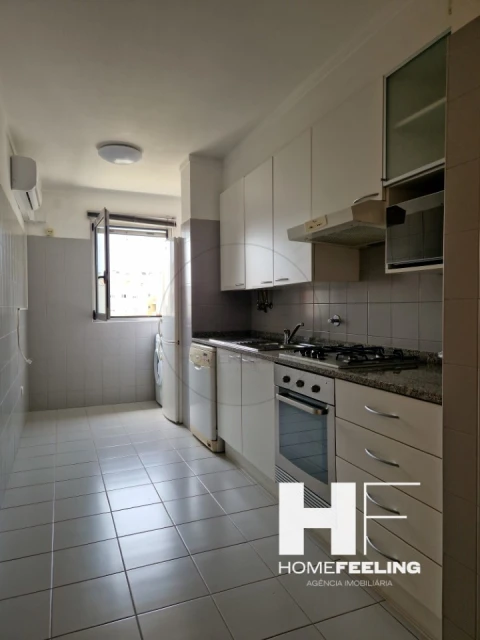 Apartamento T2 para Arrendamento em Lumiar