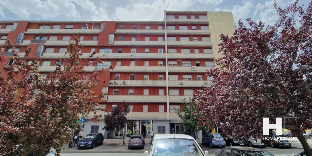 Apartamento T2 para Arrendamento em Lumiar Foto 24