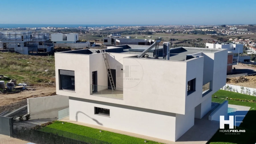 Moradia T4 para Venda em Carnaxide e Queijas Foto 9