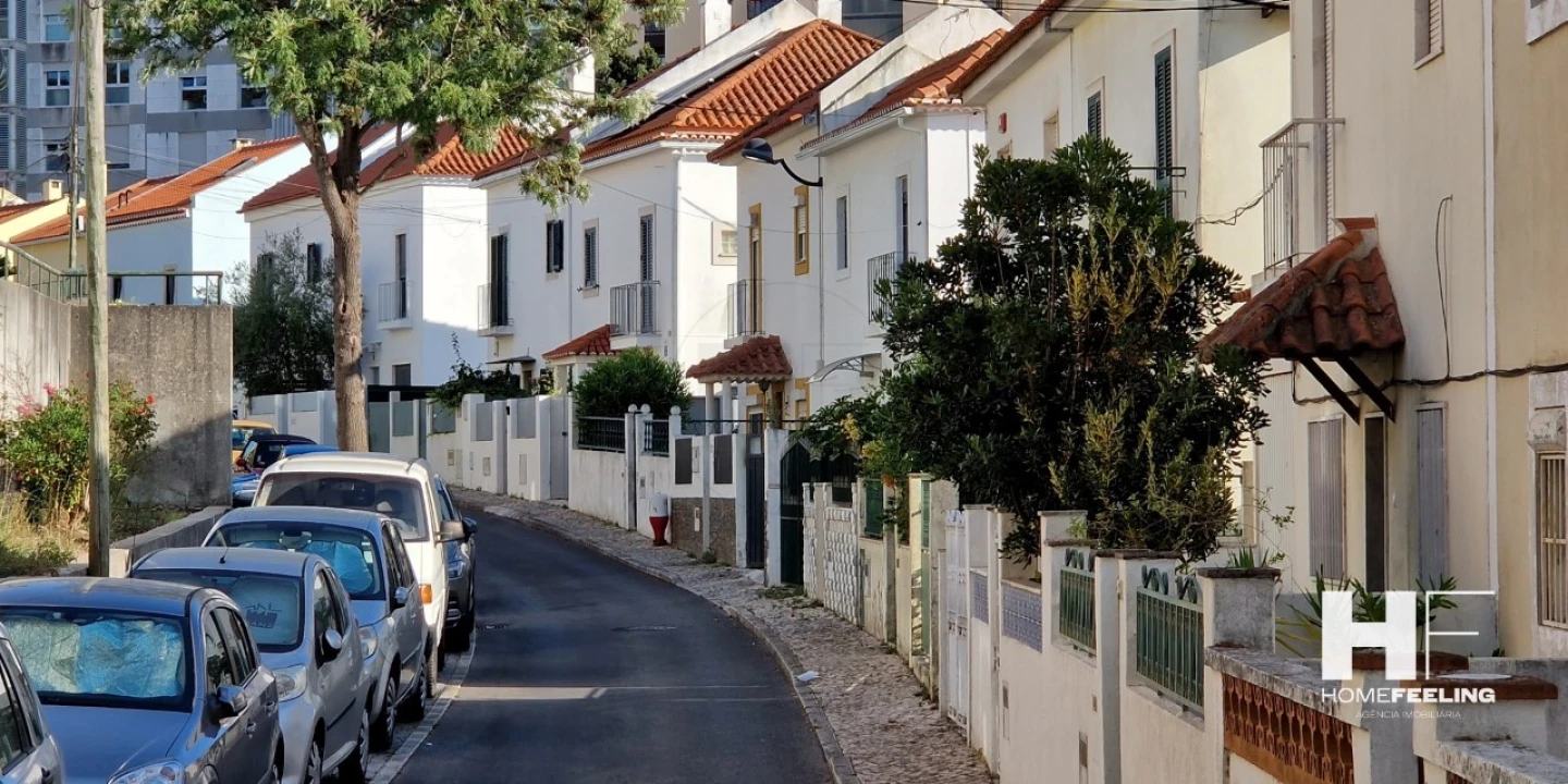 Moradia T3 para Venda em Ajuda Foto 1