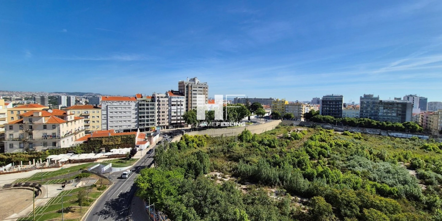 Apartamento T1 para Arrendamento em Campolide Foto 1