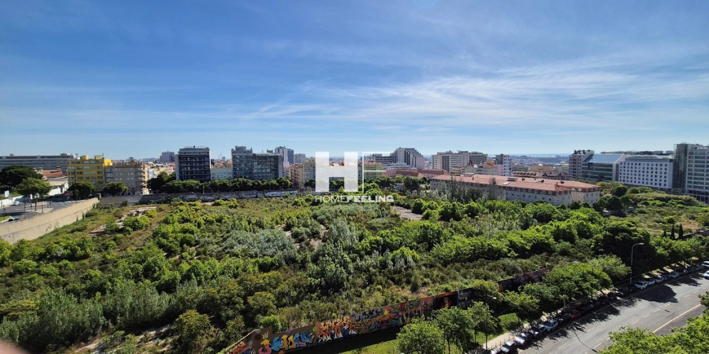 Apartamento T1 para Arrendamento em Campolide Foto 2