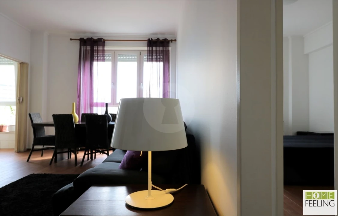 Apartamento T1 para Arrendamento em Campolide Foto 7