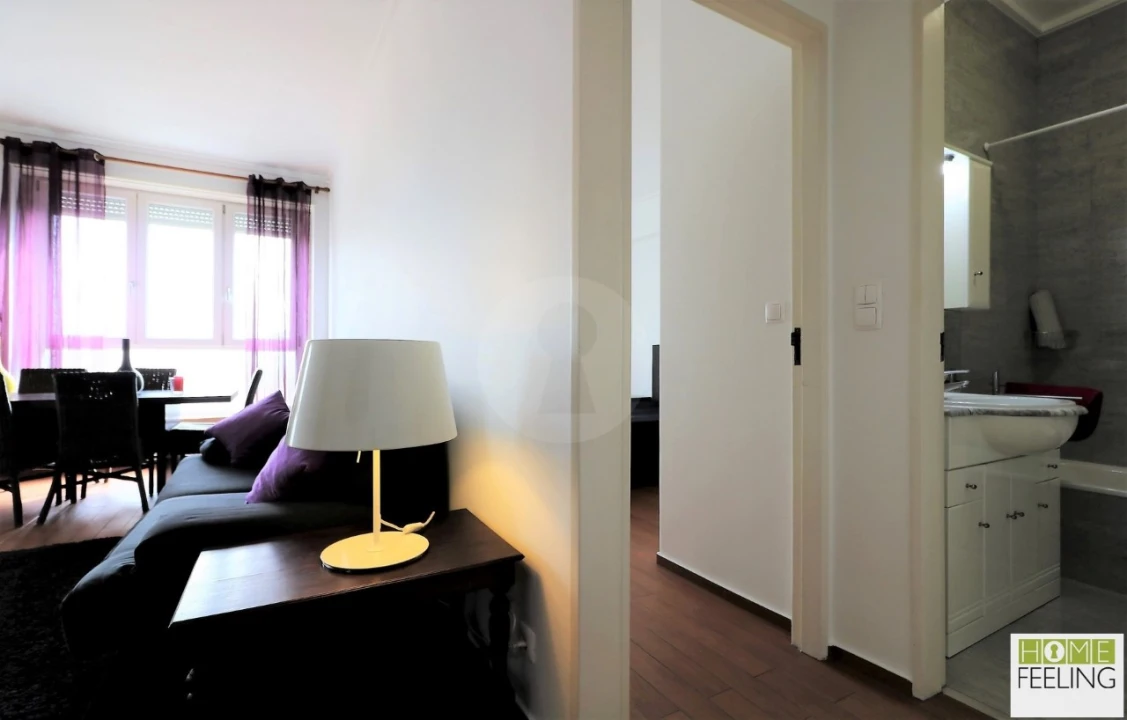 Apartamento T1 para Arrendamento em Campolide Foto 8