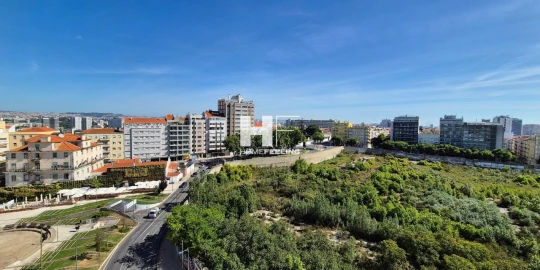 Apartamento T1 para Arrendamento em Campolide