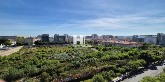 Apartamento T1 para Arrendamento em Campolide