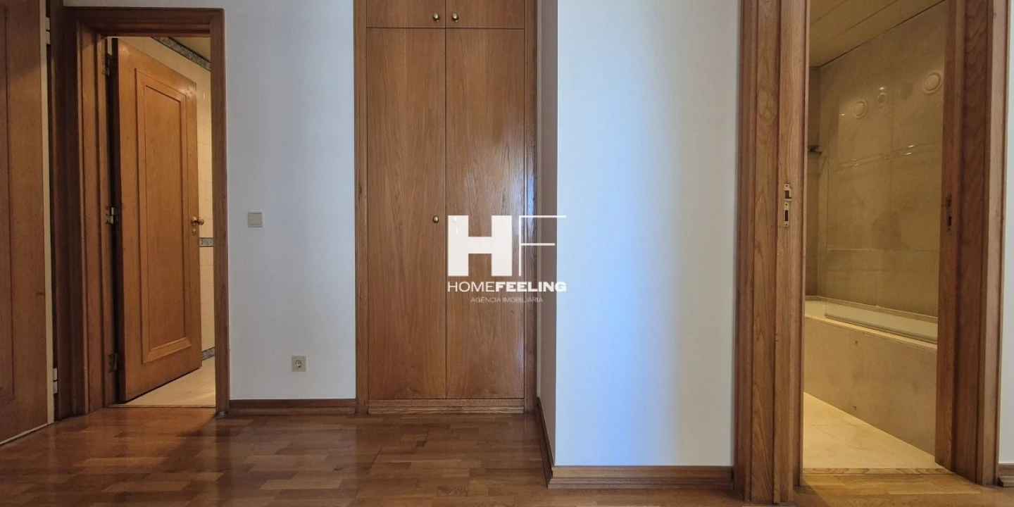 Apartamento T1 para Arrendamento em Olivais Foto 19