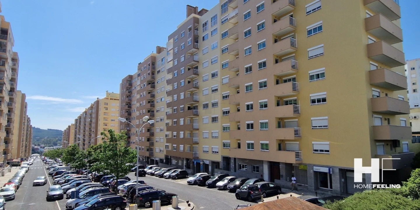 Apartamento T3 para Venda em Carnaxide e Queijas Foto 28