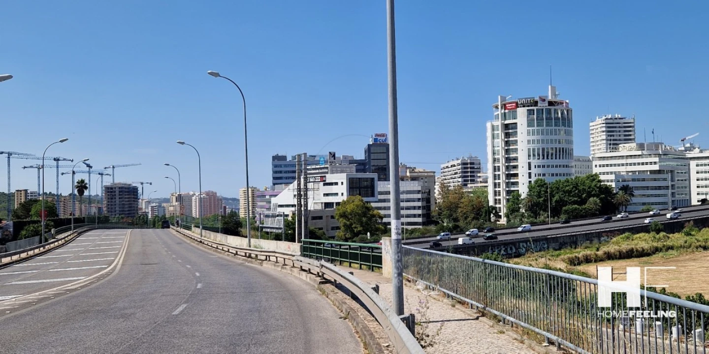 Apartamento T3 para Venda em Carnaxide e Queijas Foto 31