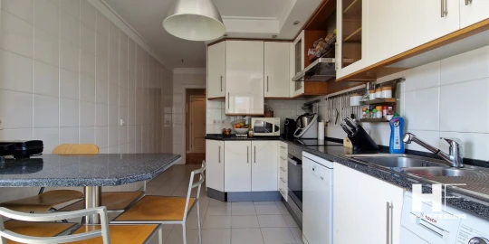 Apartamento T3 para Venda em Carnaxide e Queijas