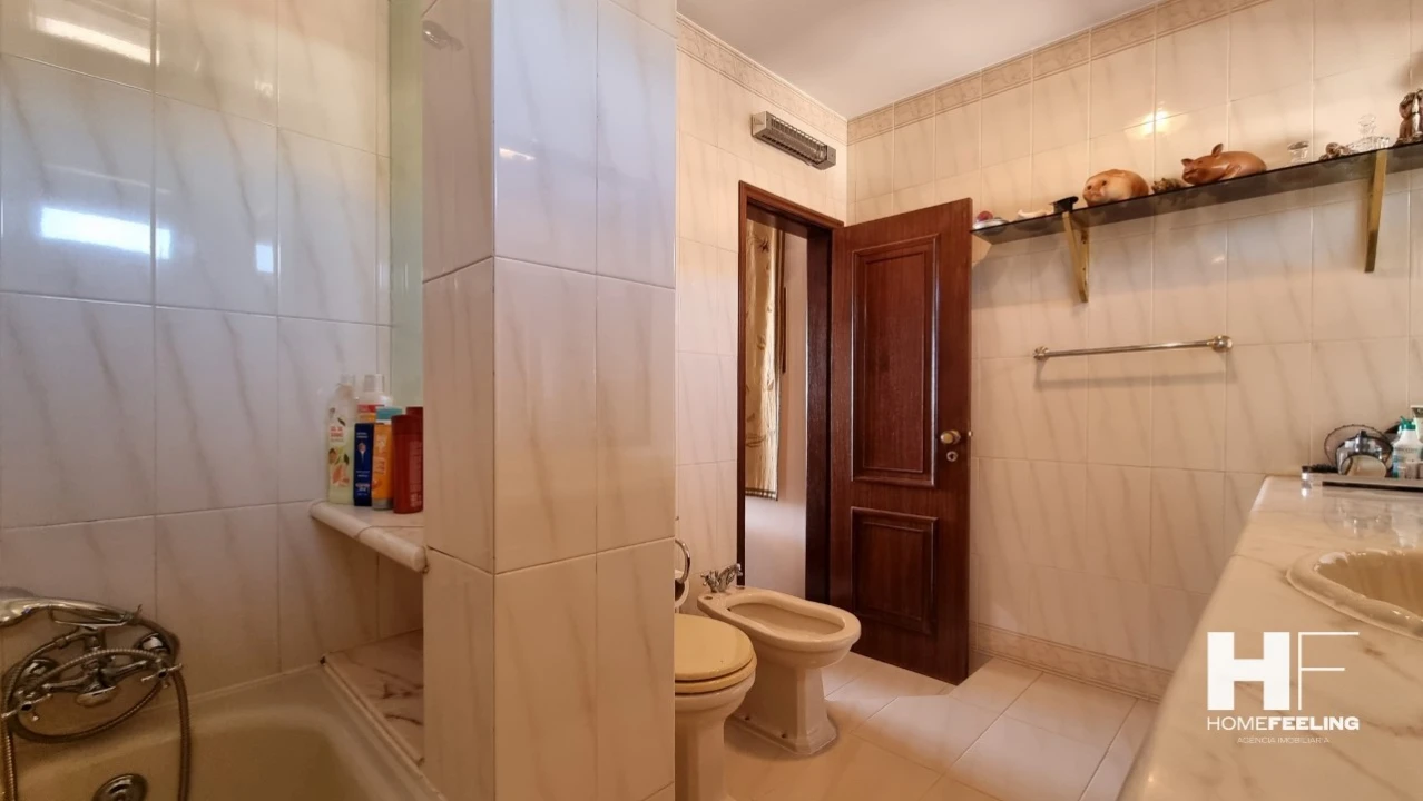 Apartamento T3 para Venda em Carcavelos e Parede Foto 13