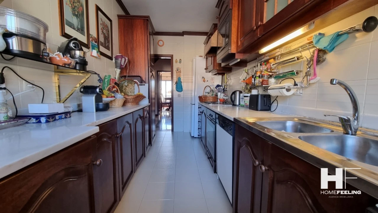 Apartamento T3 para Venda em Carcavelos e Parede Foto 23