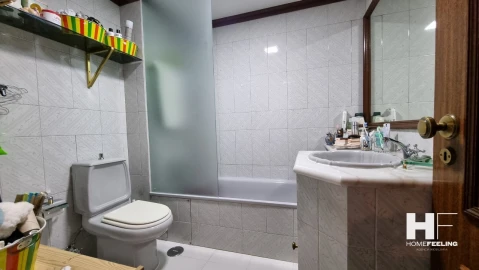 Apartamento T3 para Venda em Carcavelos e Parede