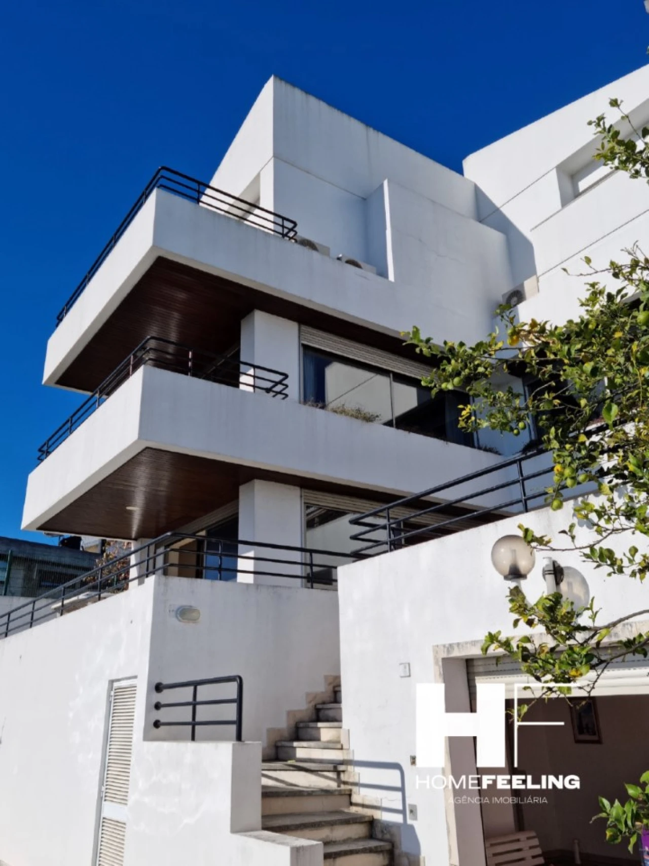 Moradia T5 para Venda em Carnaxide e Queijas Foto 6