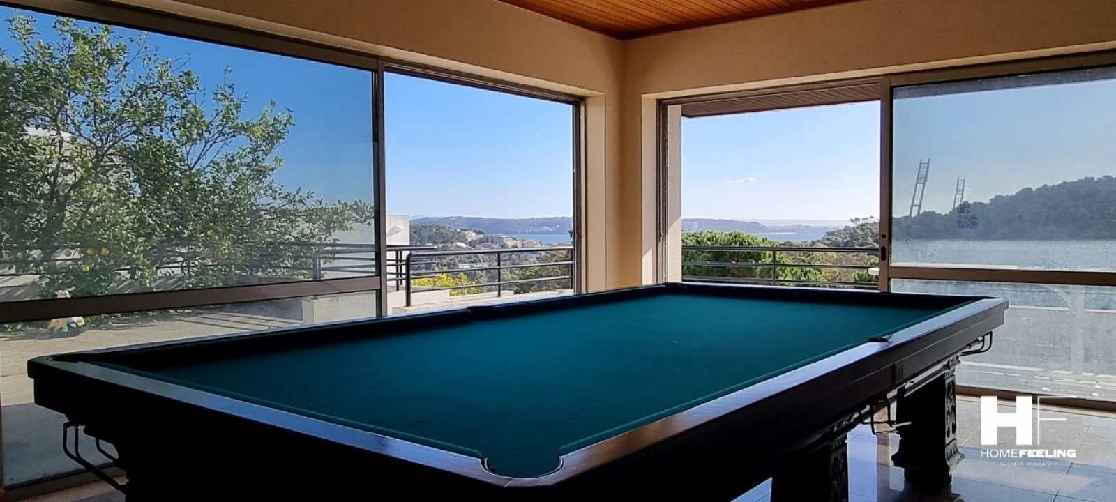 Moradia T5 para Venda em Carnaxide e Queijas Foto 11