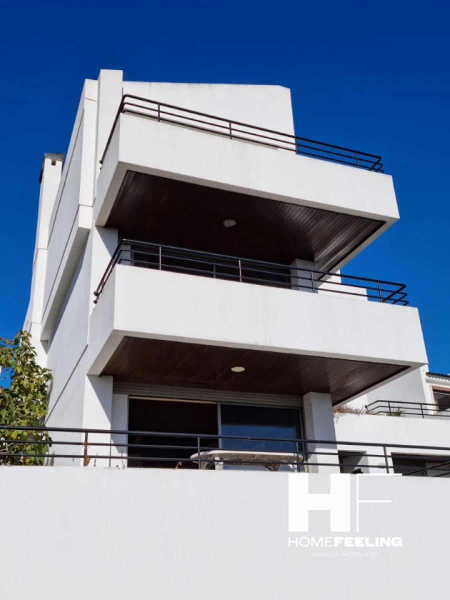 Moradia T5 para Venda em Carnaxide e Queijas Foto 7