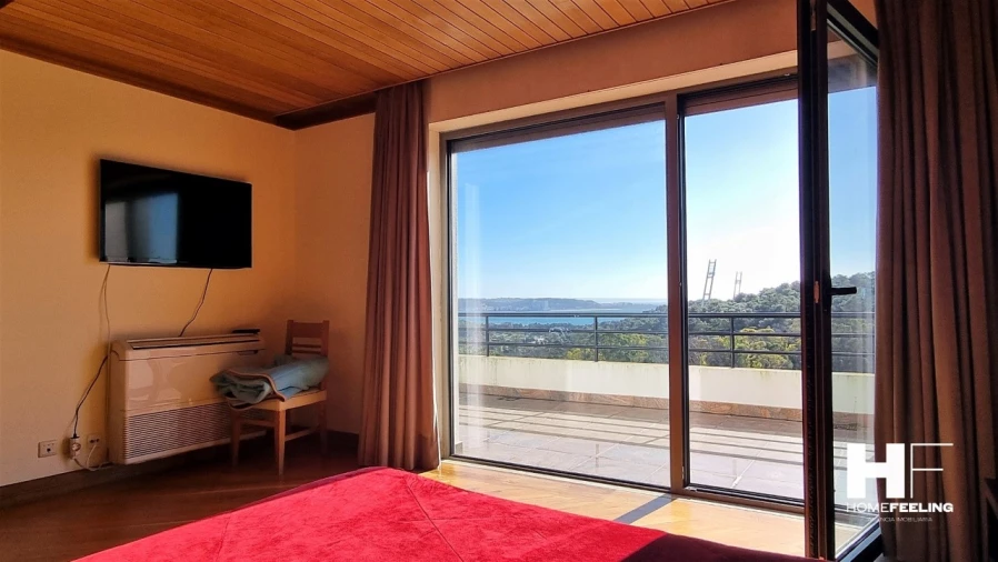 Moradia T5 para Venda em Carnaxide e Queijas Foto 14