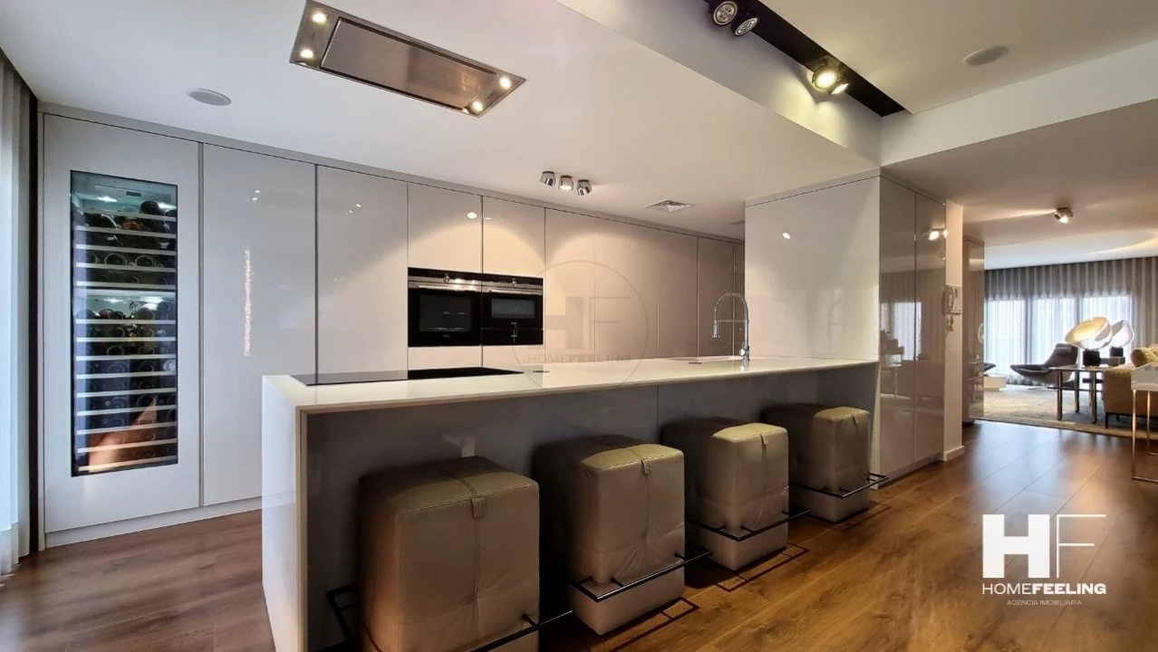 Apartamento T4 para Venda em Sacavém e Prior Velho Foto 14