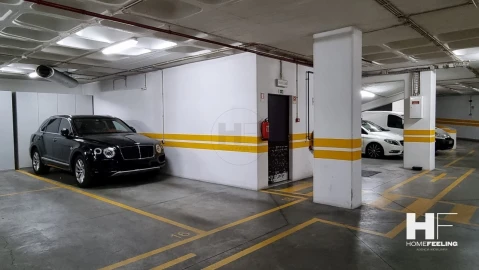 Apartamento T4 para Venda em Sacavém e Prior Velho