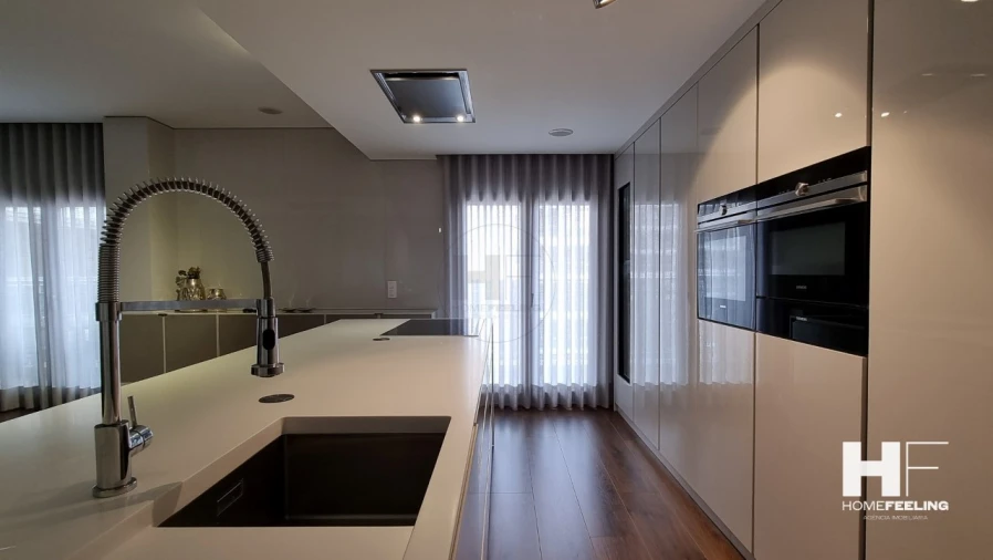Apartamento T4 para Venda em Sacavém e Prior Velho Foto 13