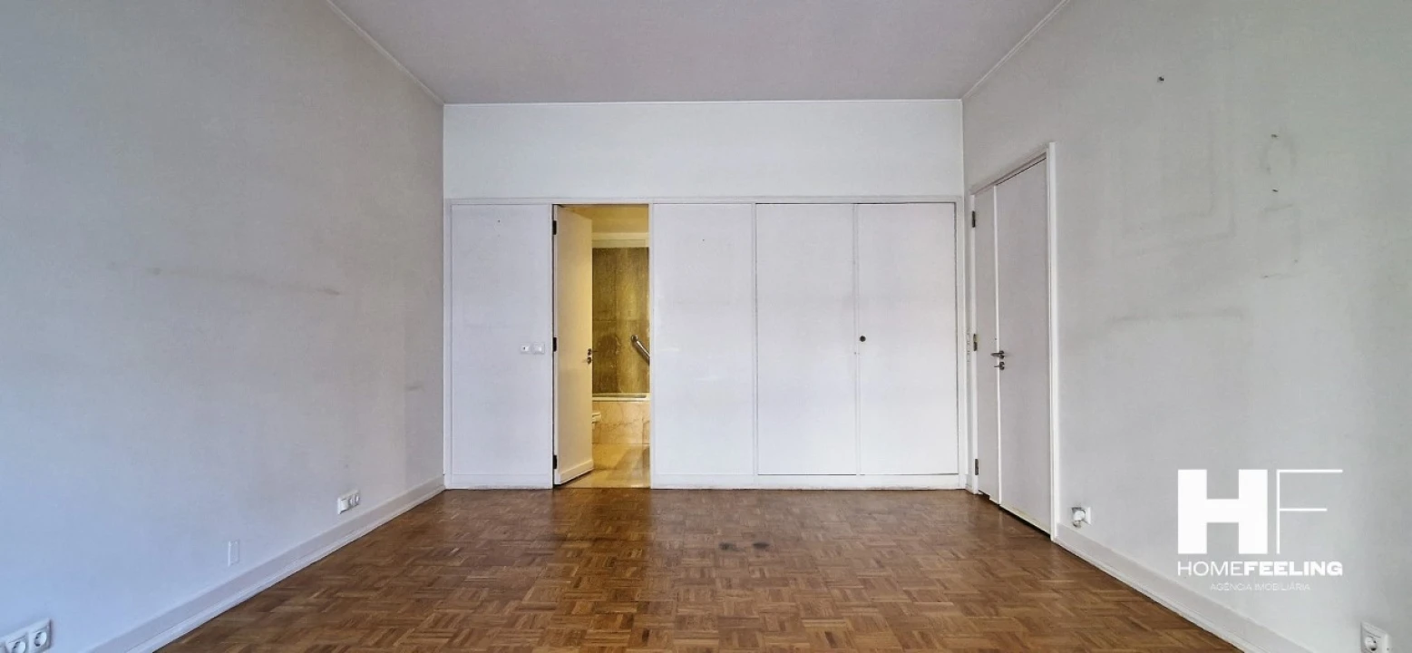 Apartamento T4 para Arrendamento em Santo António Foto 15