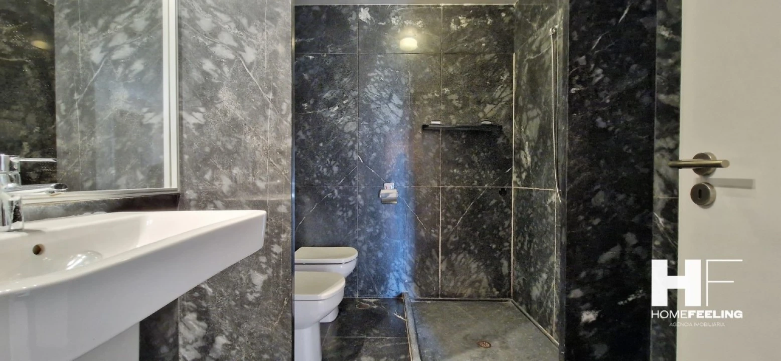 Apartamento T4 para Arrendamento em Santo António Foto 22