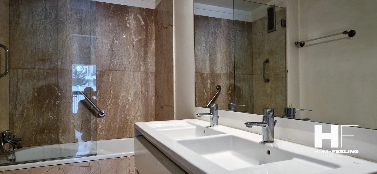 Apartamento T4 para Arrendamento em Santo António Foto 23