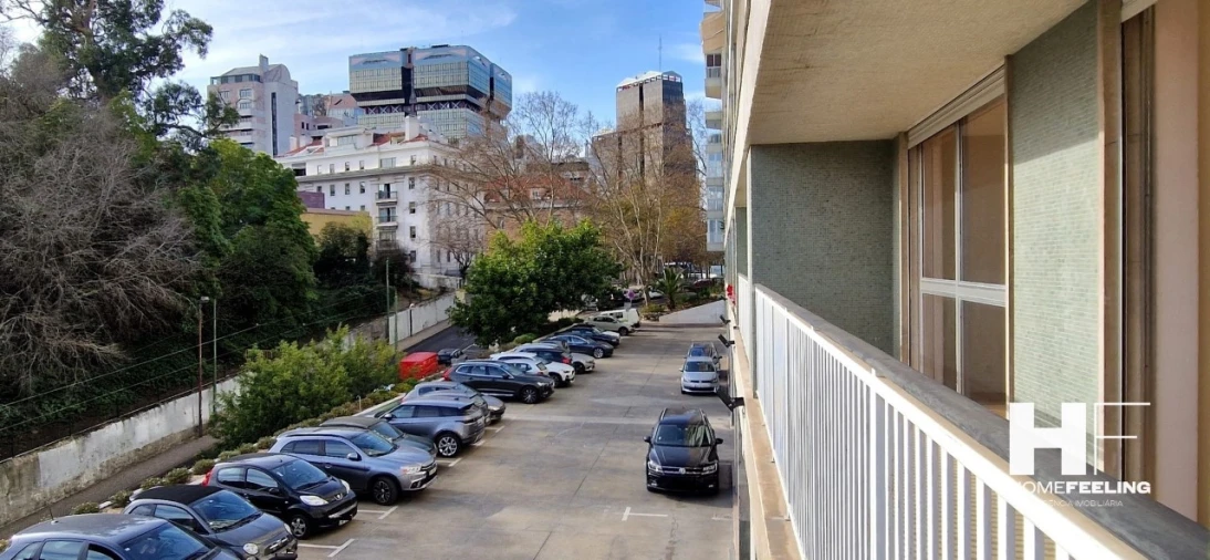 Apartamento T4 para Arrendamento em Santo António Foto 4