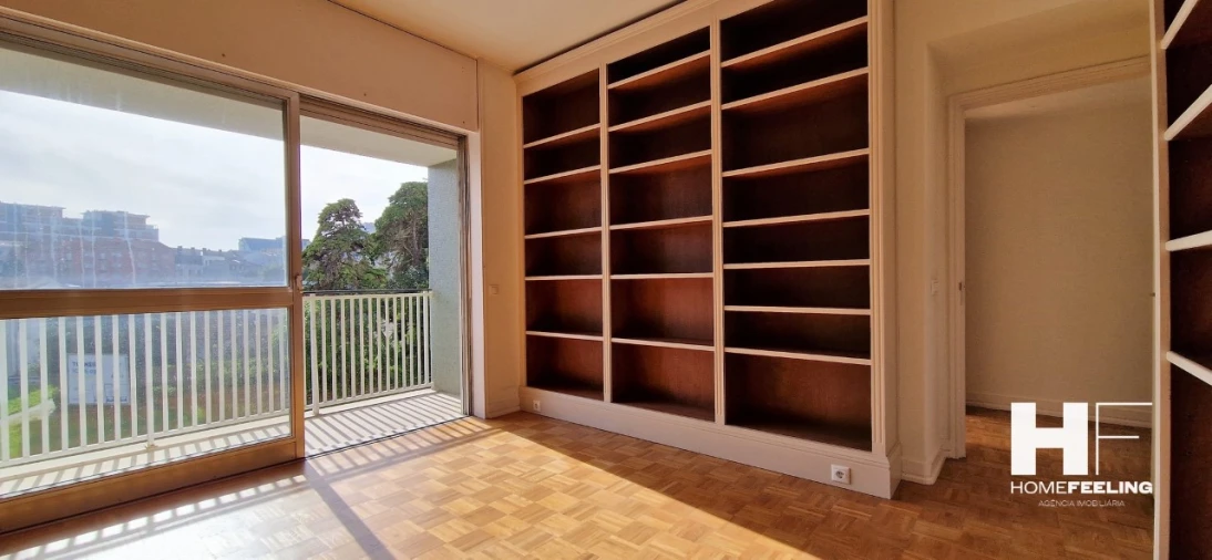 Apartamento T4 para Arrendamento em Santo António Foto 12