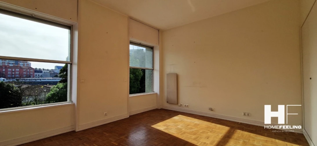 Apartamento T4 para Arrendamento em Santo António Foto 13