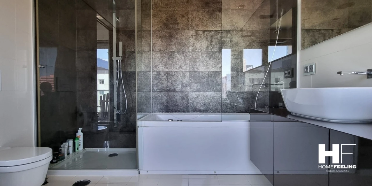 Apartamento T6 para Arrendamento em Avenidas Novas Foto 9