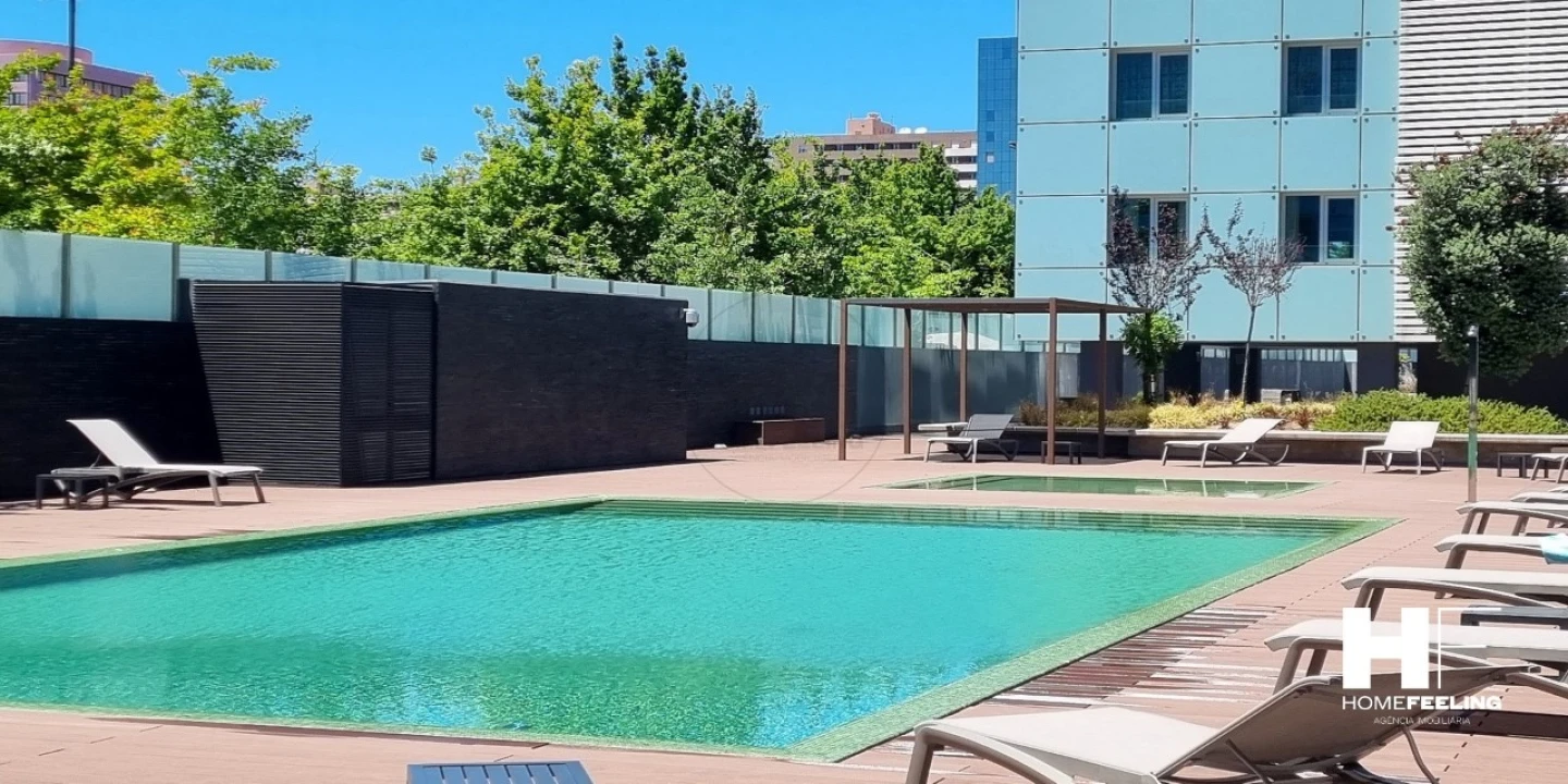 Apartamento T6 para Arrendamento em Avenidas Novas Foto 14