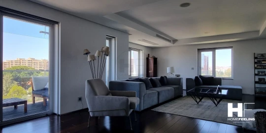 Apartamento T6 para Arrendamento em Avenidas Novas