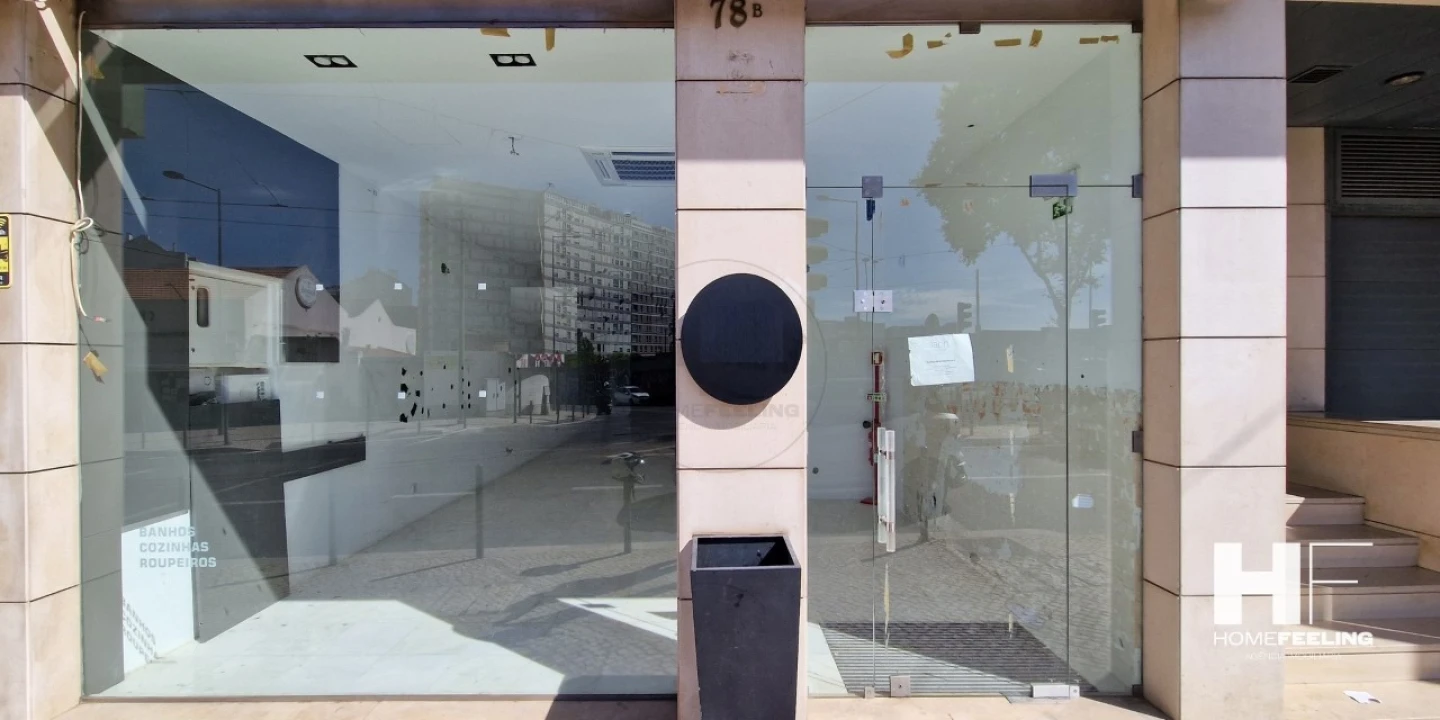 Loja para Arrendamento em Campolide Foto 1
