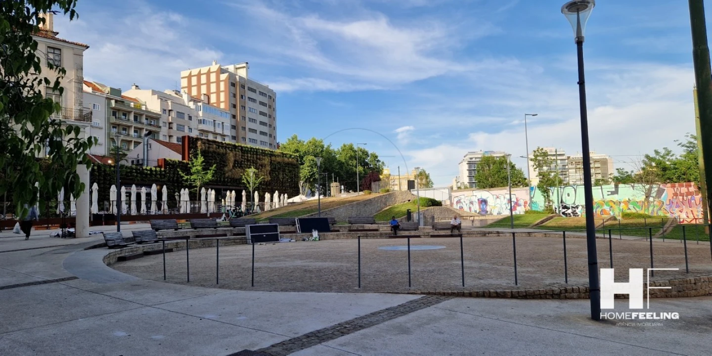 Loja para Arrendamento em Campolide Foto 4