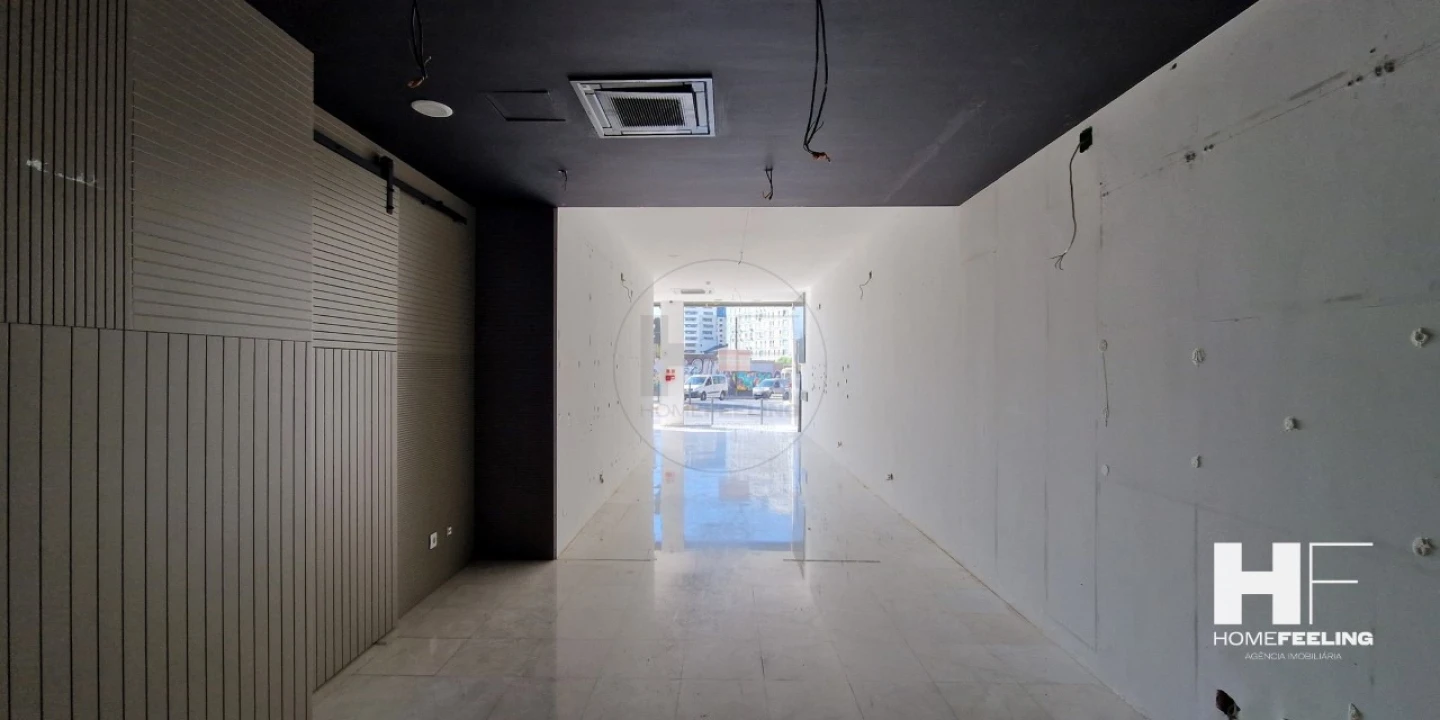 Loja para Arrendamento em Campolide Foto 9