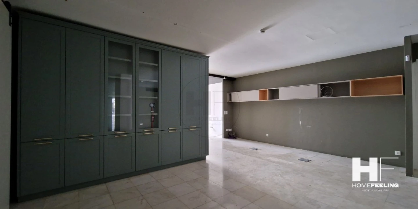 Loja para Arrendamento em Campolide Foto 10