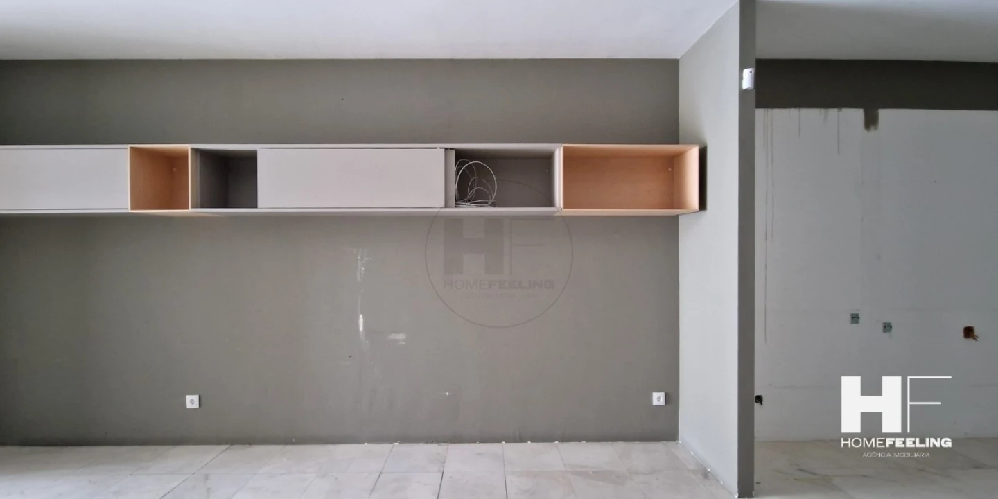 Loja para Arrendamento em Campolide Foto 12