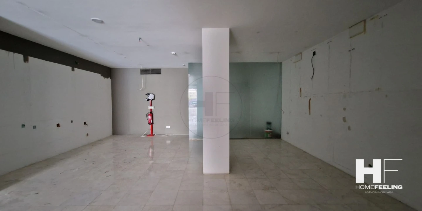 Loja para Arrendamento em Campolide Foto 15
