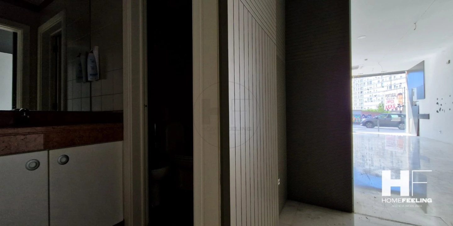 Loja para Arrendamento em Campolide Foto 20