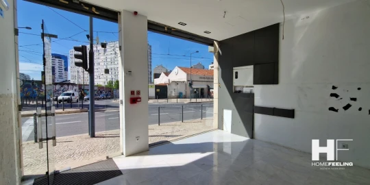 Loja para Arrendamento em Campolide