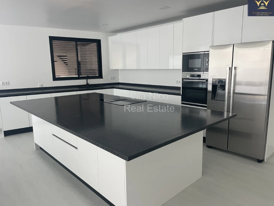 Moradia T4 para Venda em Portimão Foto 11
