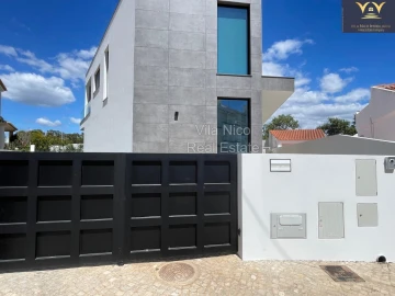 Moradia T4 para Venda em Portimão